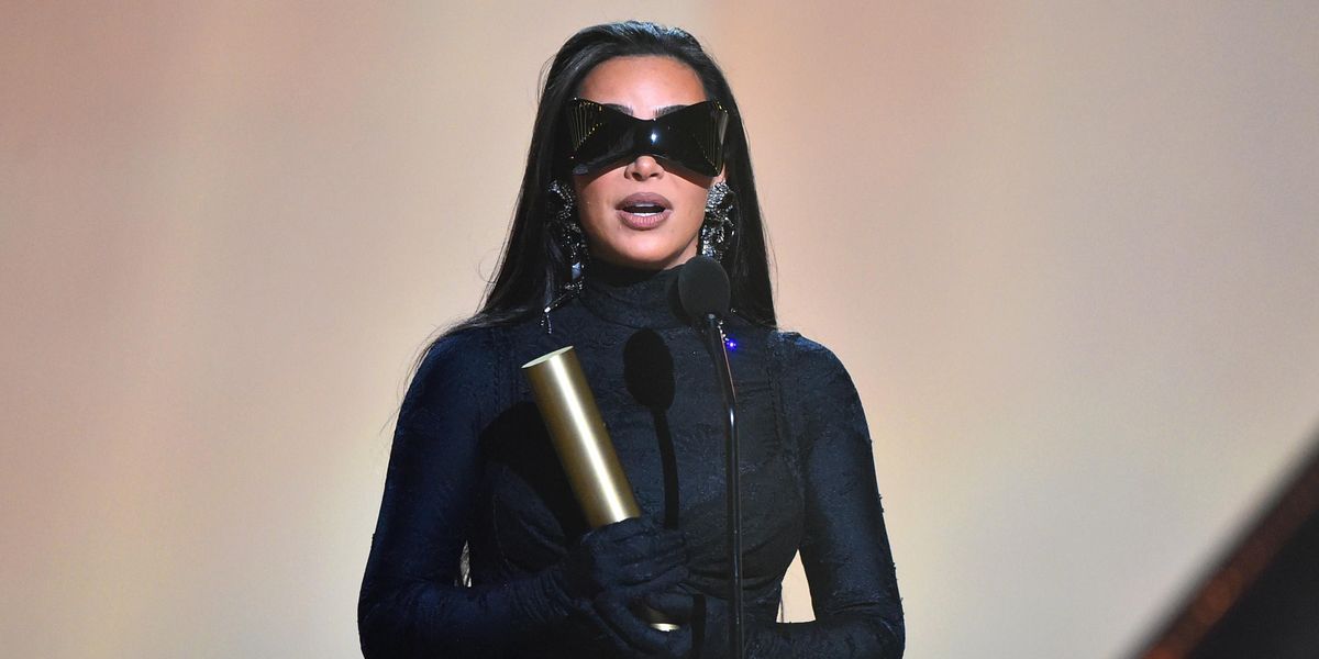 Kim Kardashian Thanks Kanye at People's Choice Awards