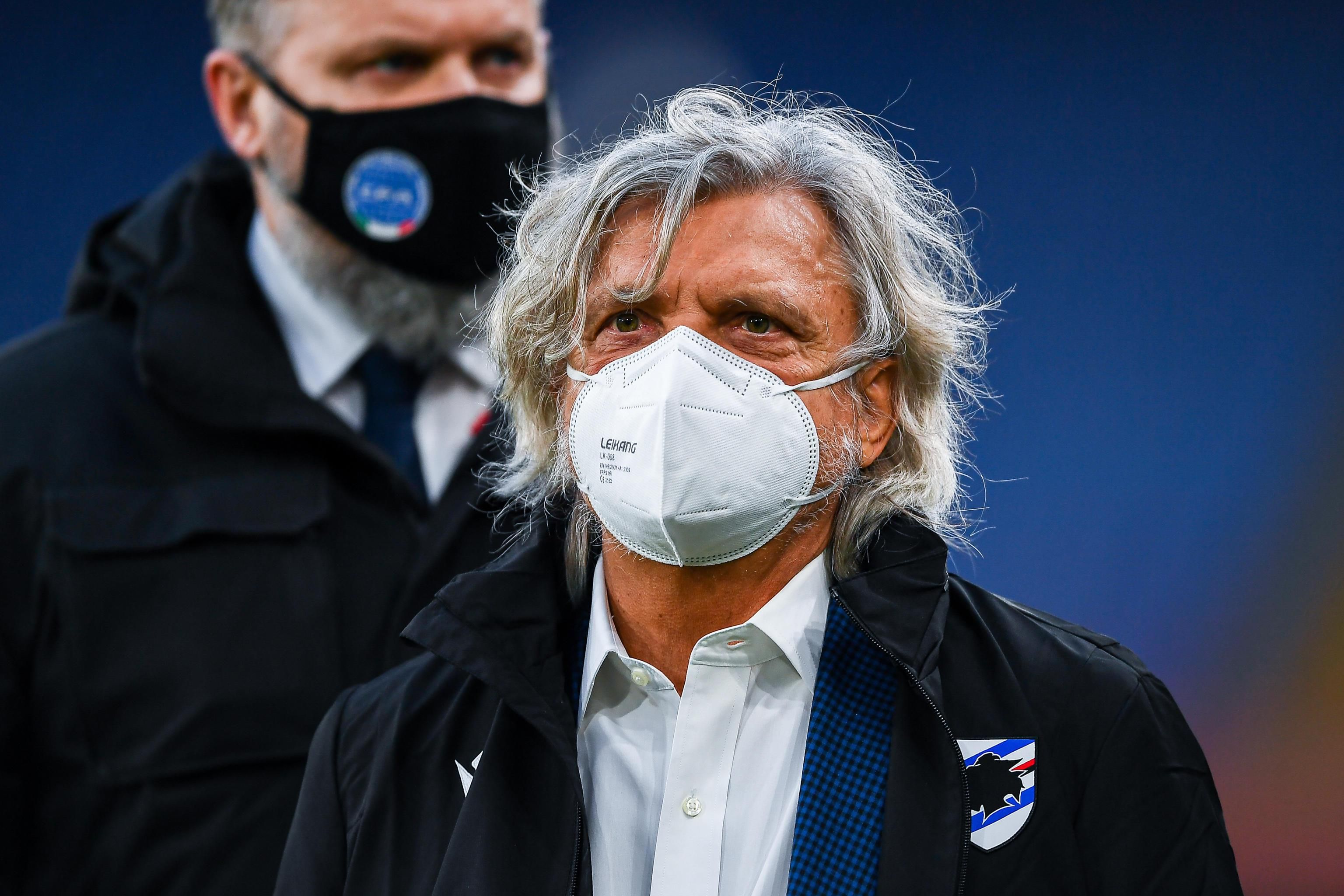 «Affondi papà e le sue donnacce»