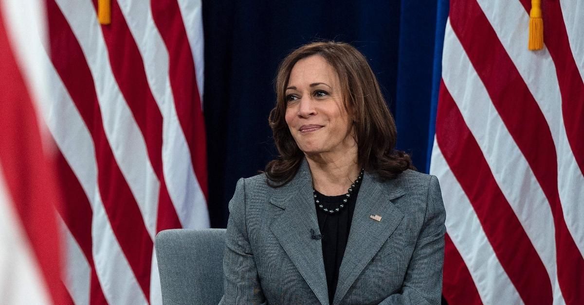 News Outlet Slammed After Absurdly Calling Out Kamala Harris For Using Wired Headphones