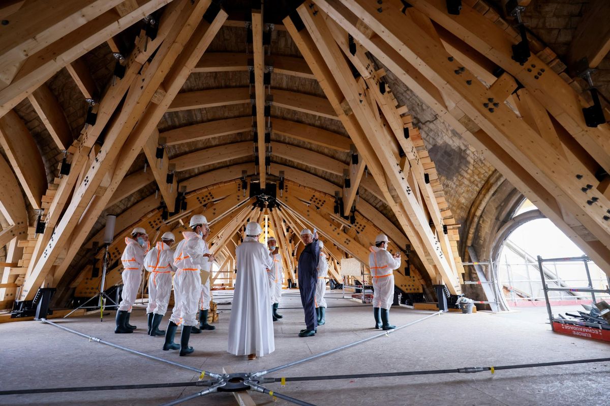 La tradizione cristiana di Notre-Dame sacrificata in nome della modernità