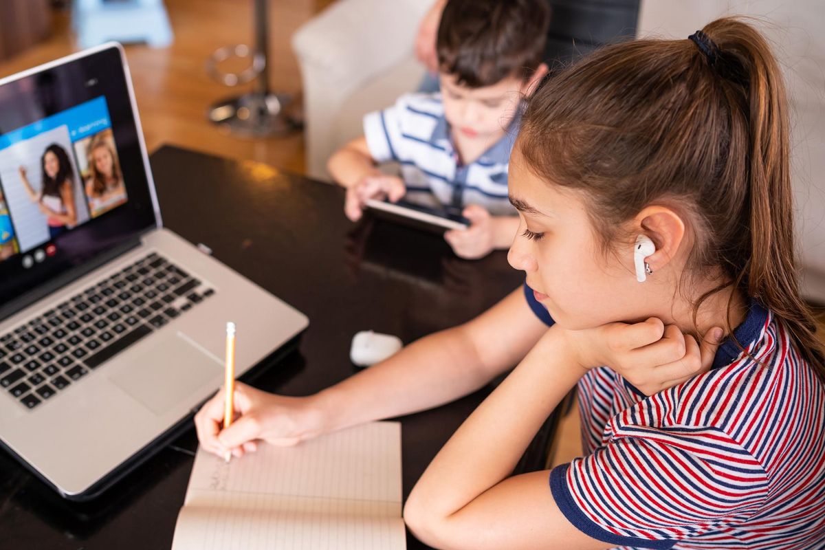 Tra annunci e smentite torna la Dad con regole diverse per fasce d’età