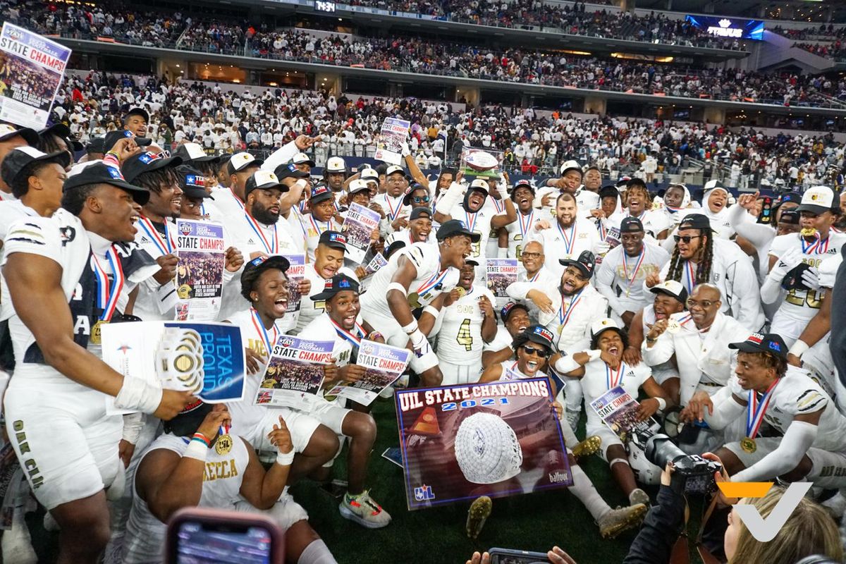 INSTANT GALLERY: South Oak Cliff defeats Liberty Hill in a State Championship Showdown