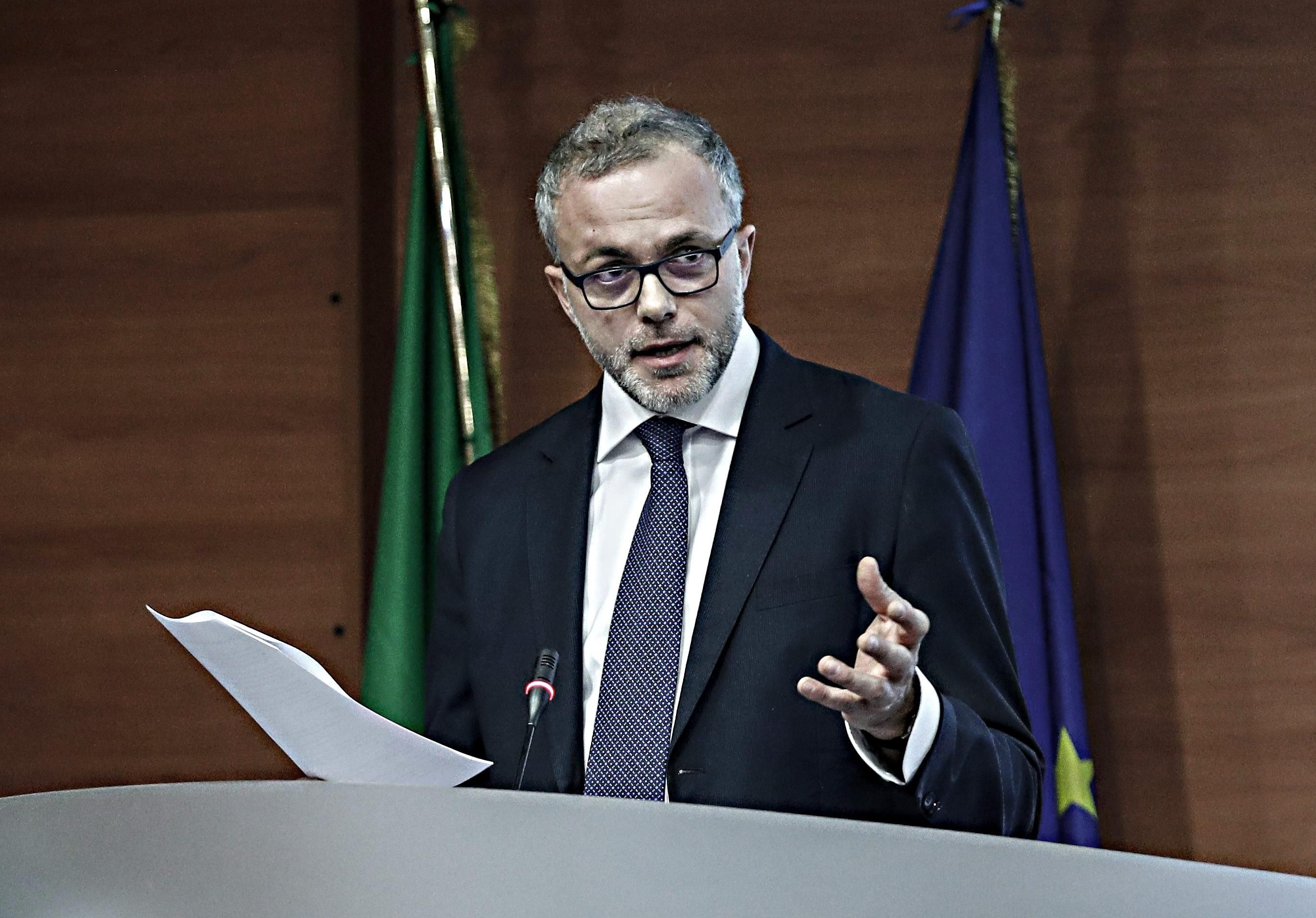 Avvisi del fisco con vizi di notifica: per impugnarli bisogna prima pagare