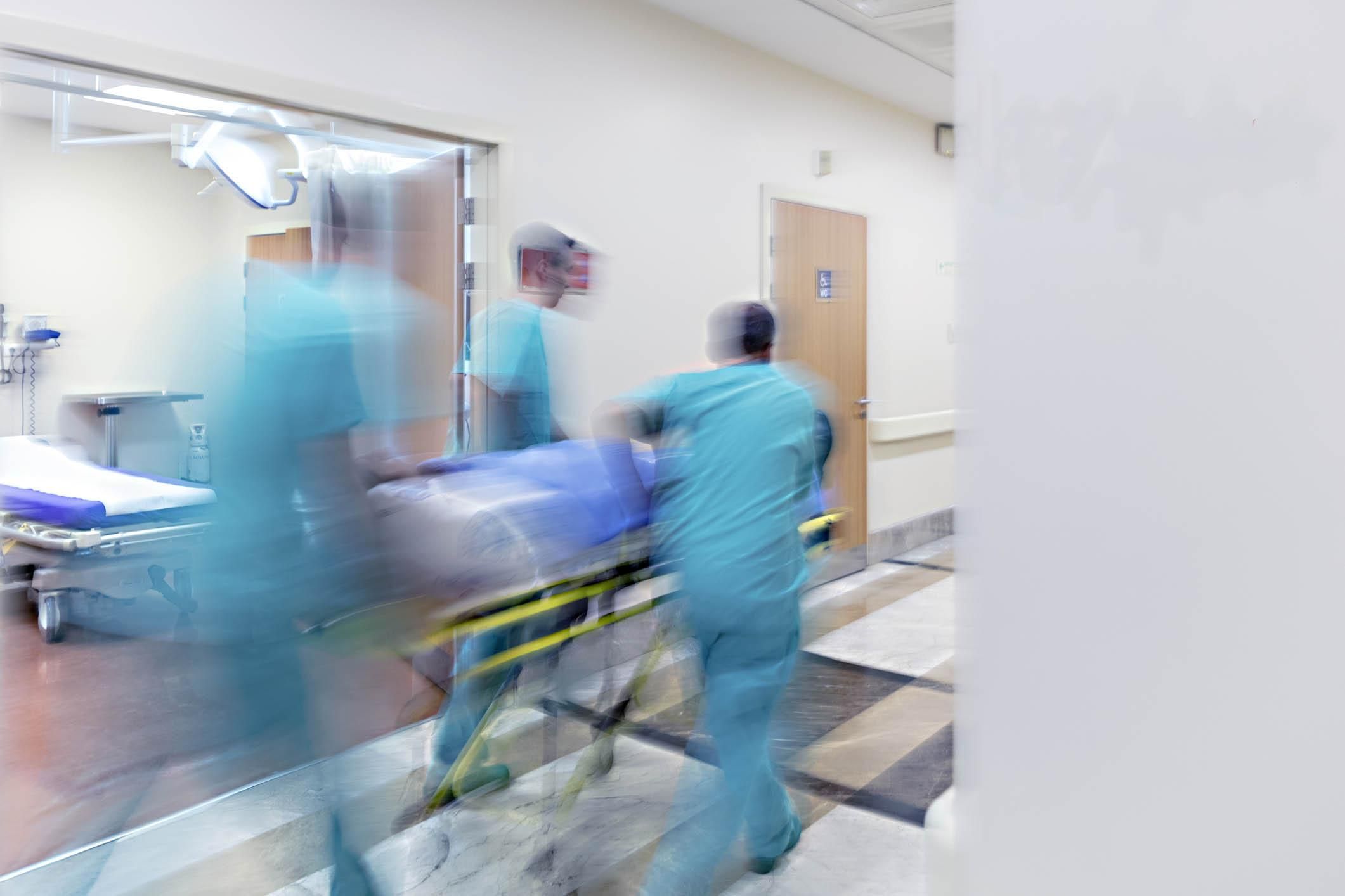 emergenza carenza medici pronto soccorso italia