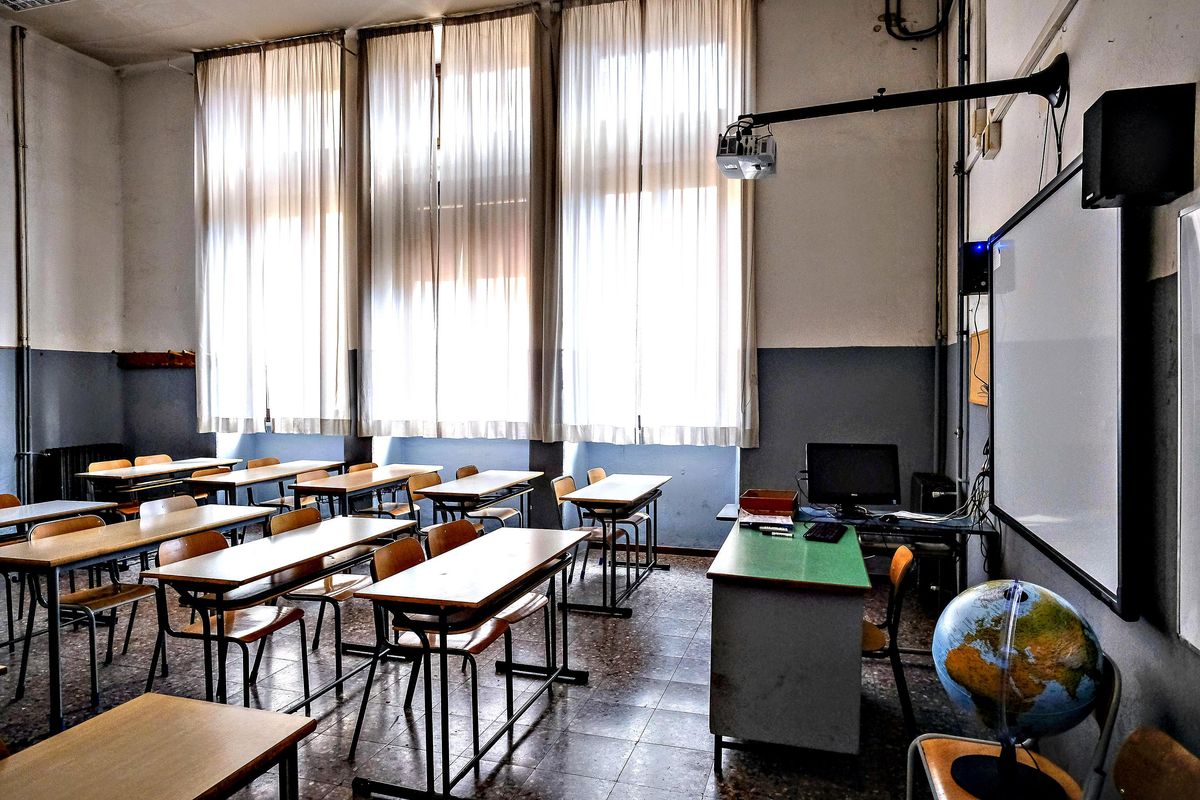 Si buttano avanti. Per adesso in lockdown ci vanno le scuole