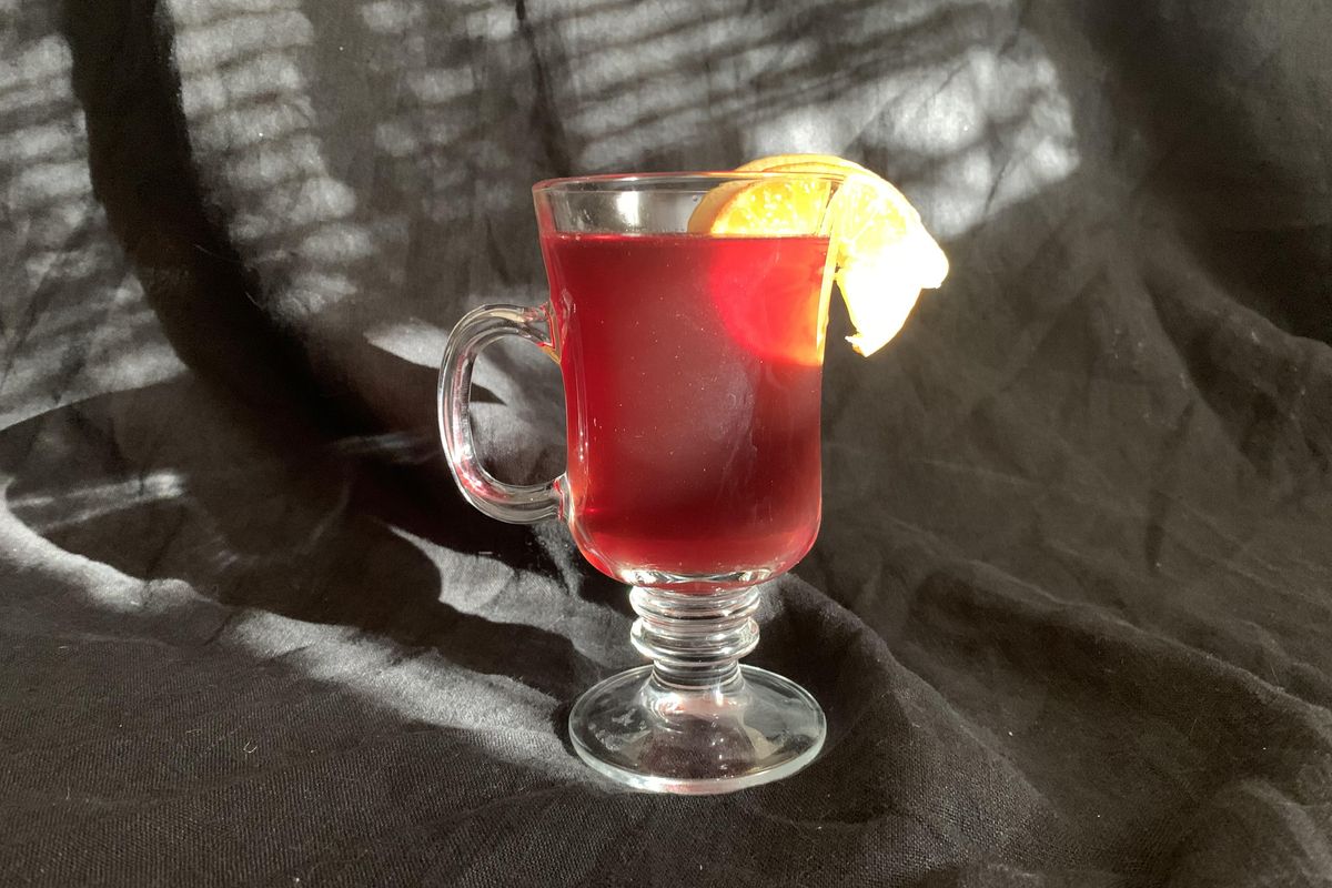 It's Wonkette's Christmas Eve Happy Hour, With This Week's Recipe, Mulled Wine!