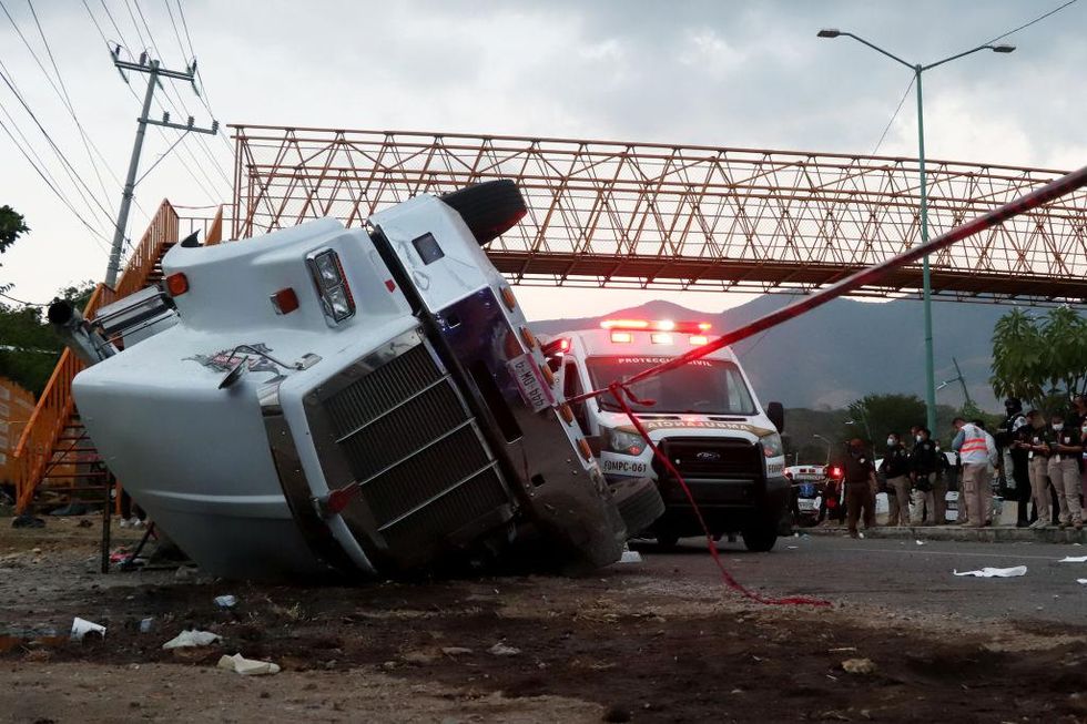 Horrific crash involving truck loaded with migrants bound for U.S. results in 55 dead, over 100 wounded Horrific crash involving truck loaded with migrants bound for U.S. results in 55 dead, over 100 wounded