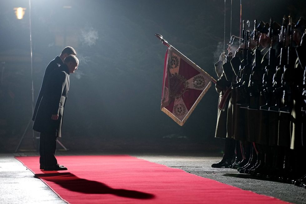 German Chancellor Scholz received with military honours in Poland