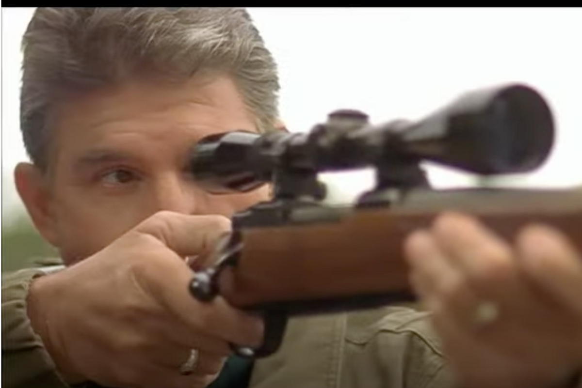 Joe Manchin’s ‘Blind Trust’ Won’t Let Him See How Much $$$ He’ll Make By Killing Biden’s Climate Agenda