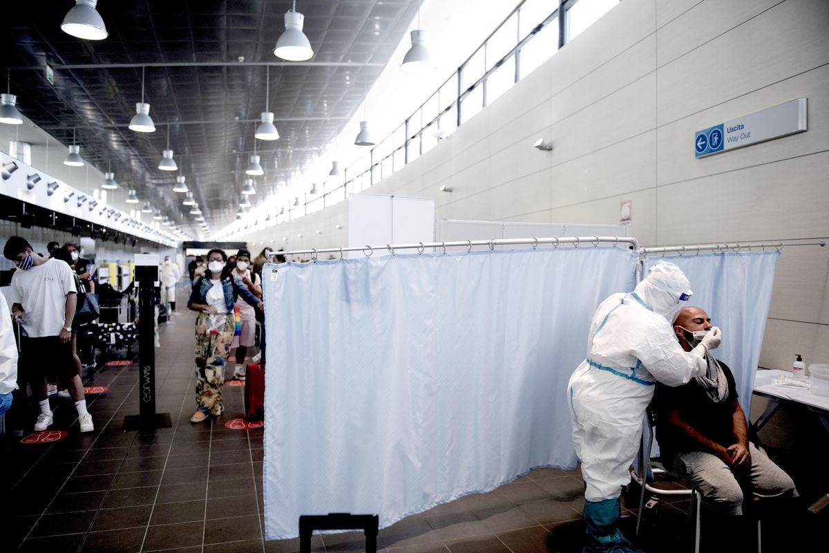 La card si sgretola: test a chi viaggia