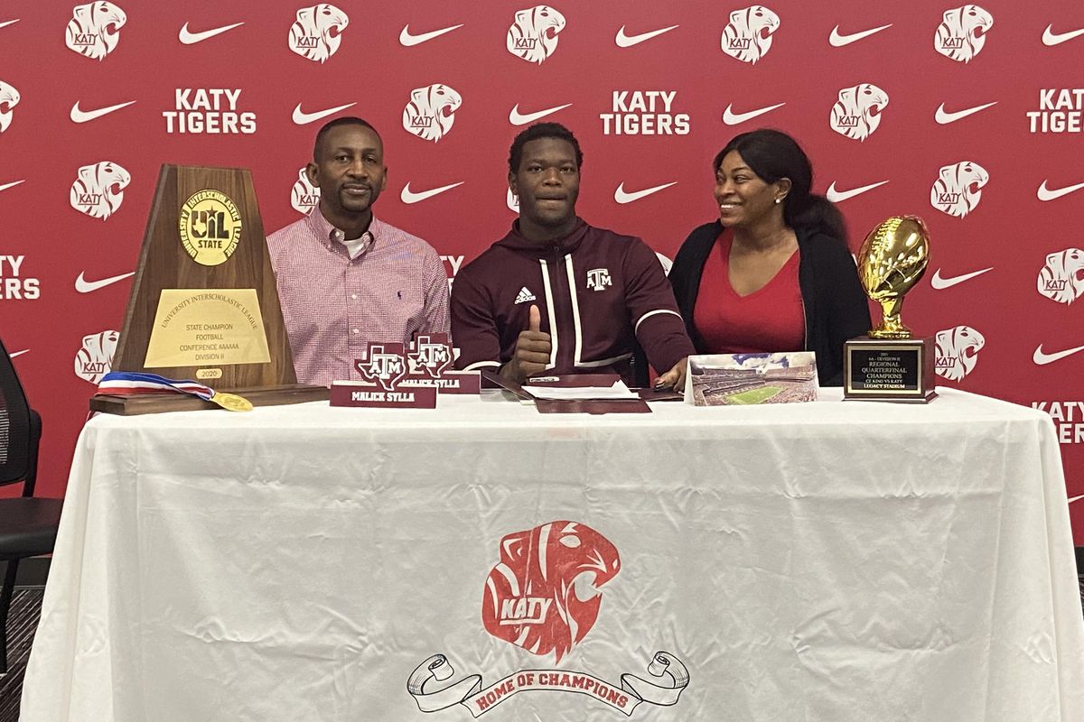 Katy four-star DE Sylla signs with Texas A&M