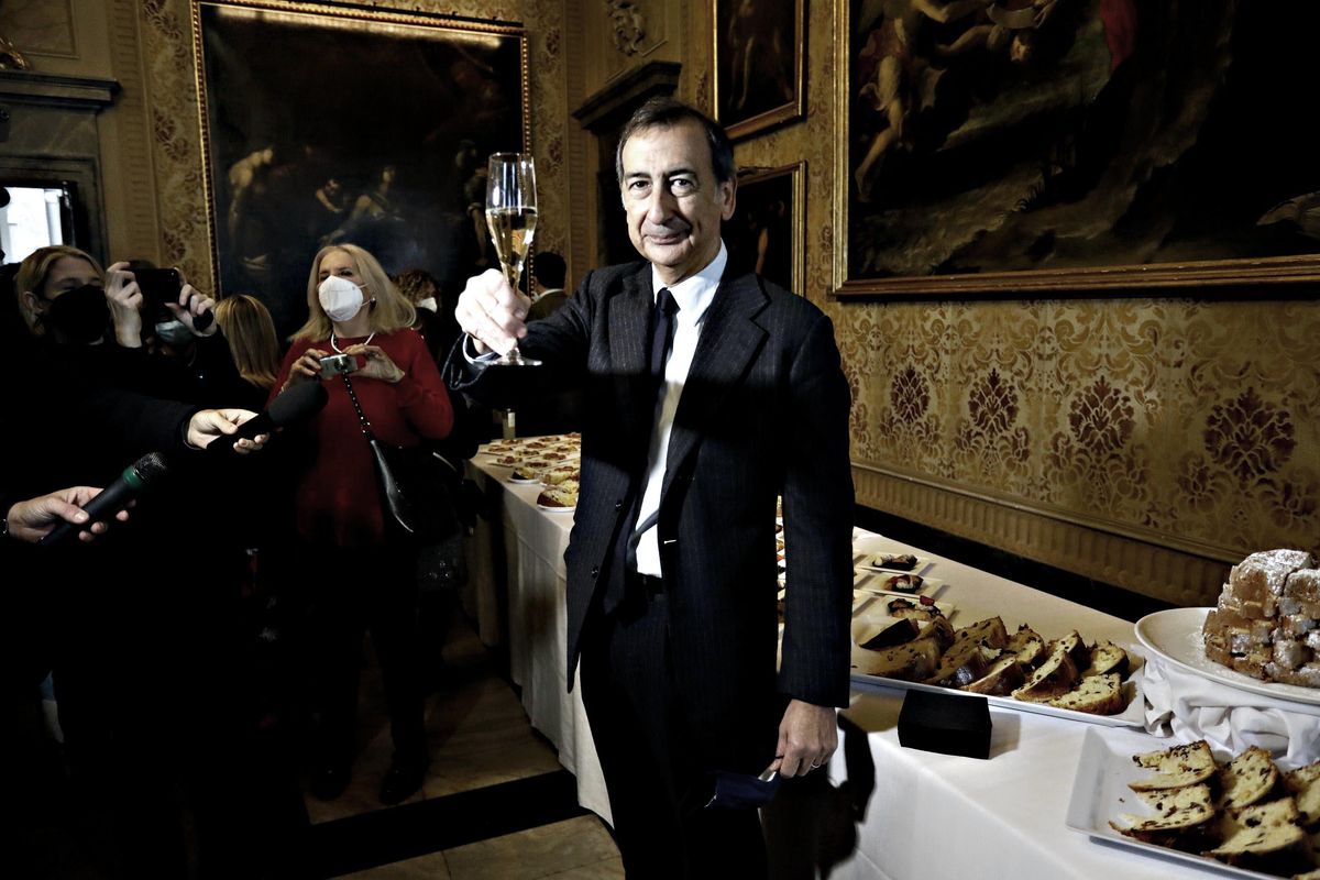 Sala umiliato dal prefetto: «No ai negozi a porte chiuse»