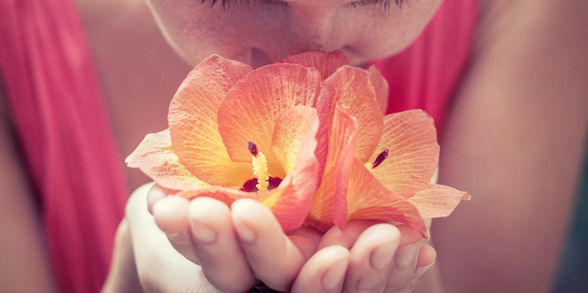 People Describe The Most Unforgettable Odor They've Ever Smelled