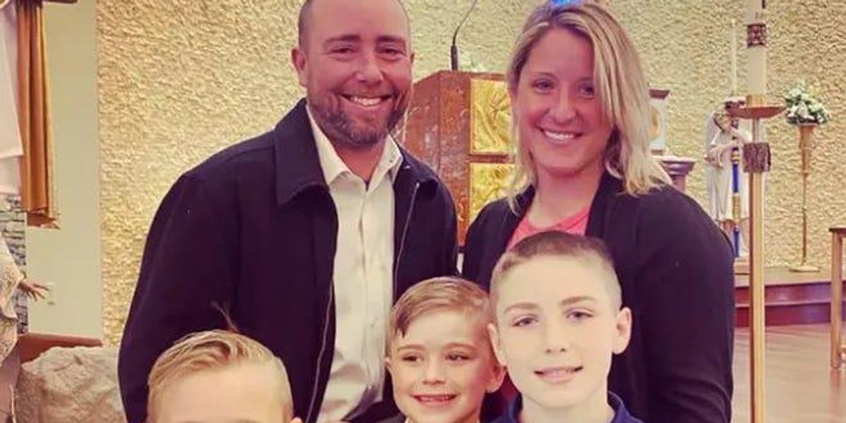 Father and 2 sons die in Christmas fire, blaze likely started by tree; GoFundMe campaign raises over 0,000 Father and 2 sons die in Christmas fire, blaze likely started by tree; GoFundMe campaign raises over 0,000