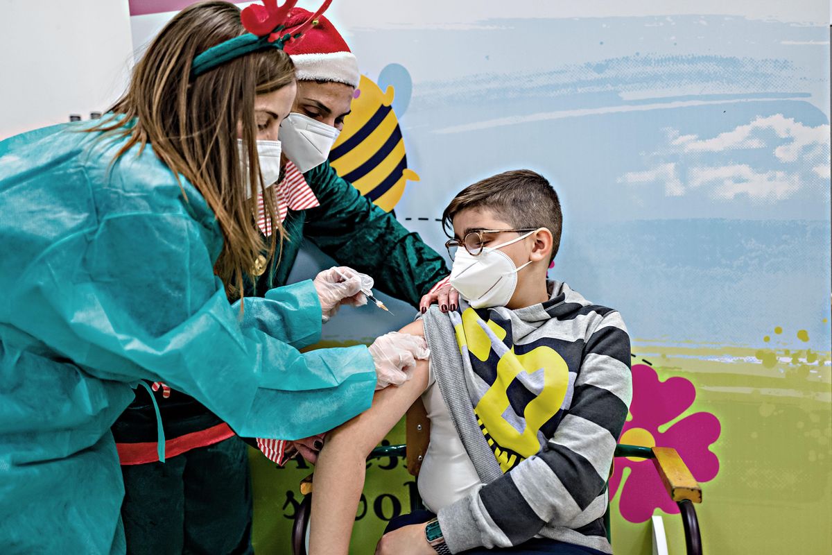 Scuola e vaccini, il grande ricatto