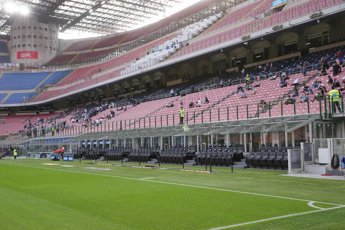La Lega di serie A baratta la chiusura degli stadi con il tetto dei 5.000 tifosi