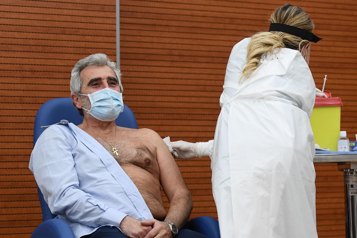 Democrazia? Un lusso. Miozzo vuol la galera per chi rifiuta il siero