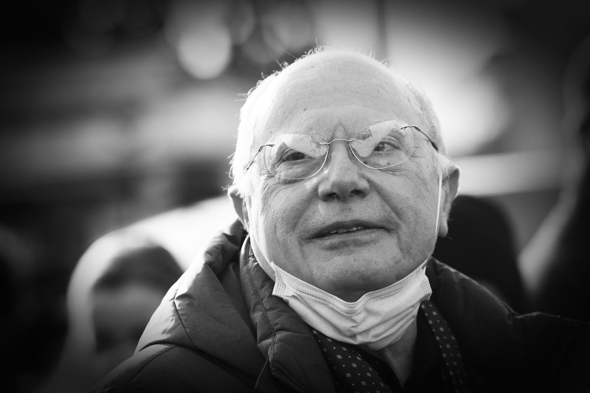 Il «barone» Galli continua a insultarci. Ma sui monoclonali alla fine ci dà ragione