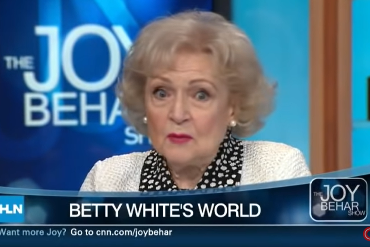 Factcheck: Did bEtTy whITE dieD oF bOOsTer SHoT???/?