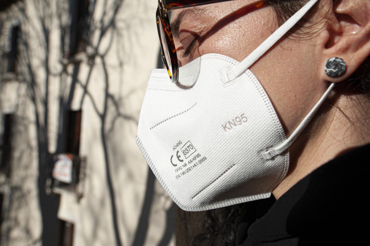 Trovare una mascherina al prezzo calmierato di 0,75 è la nuova caccia al tesoro