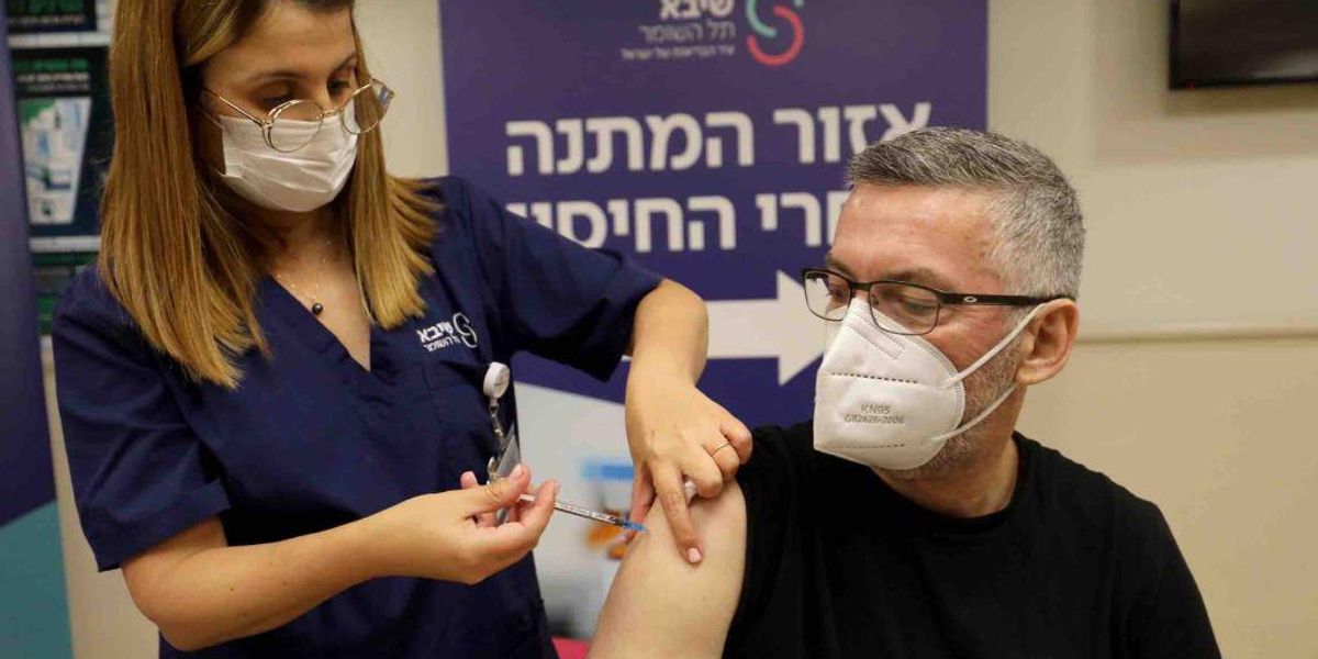 Fourth vaccine shot not effective at preventing Omicron infection, Israeli study finds