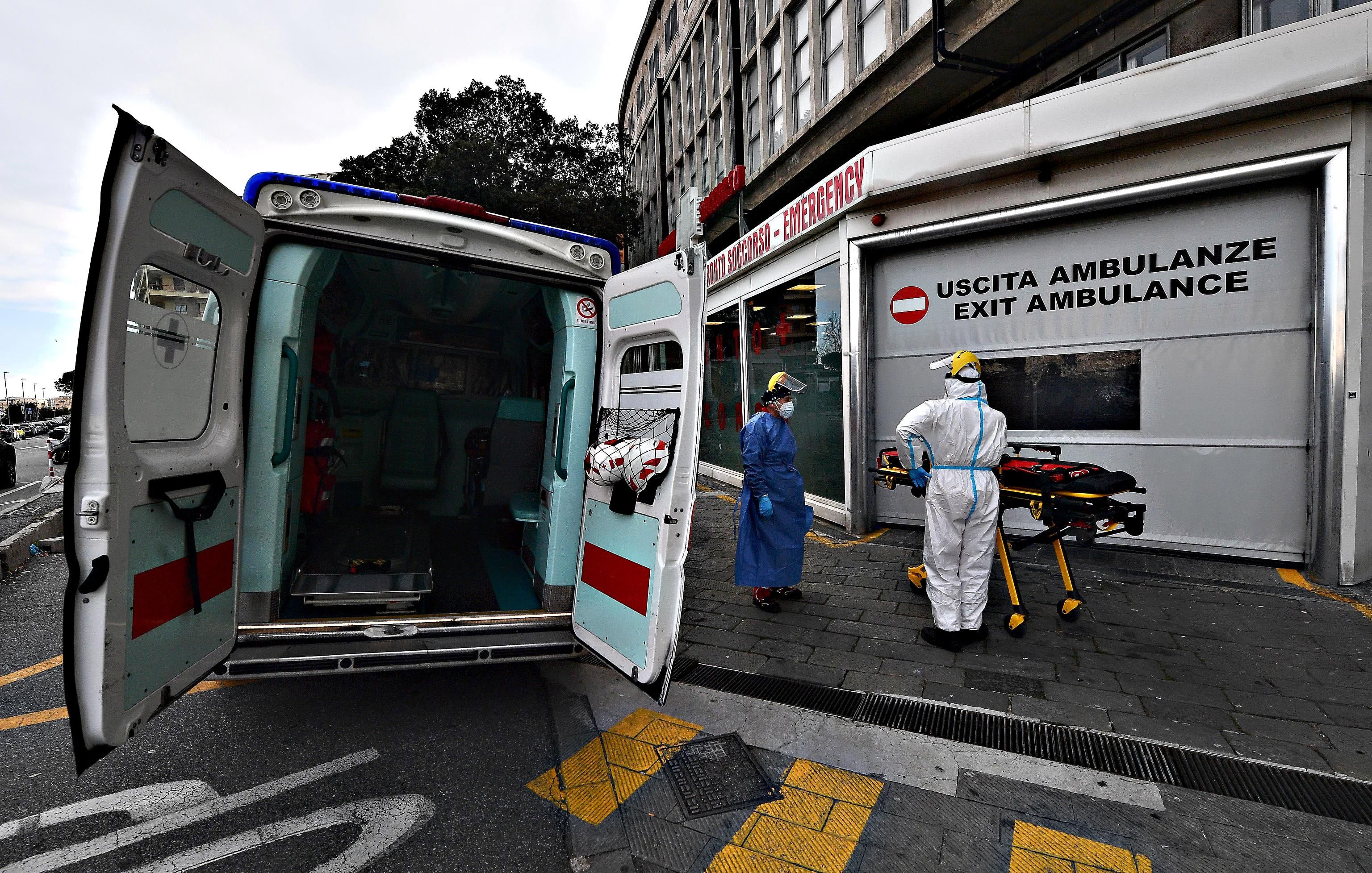 Apartheid in ospedale, il governo tace