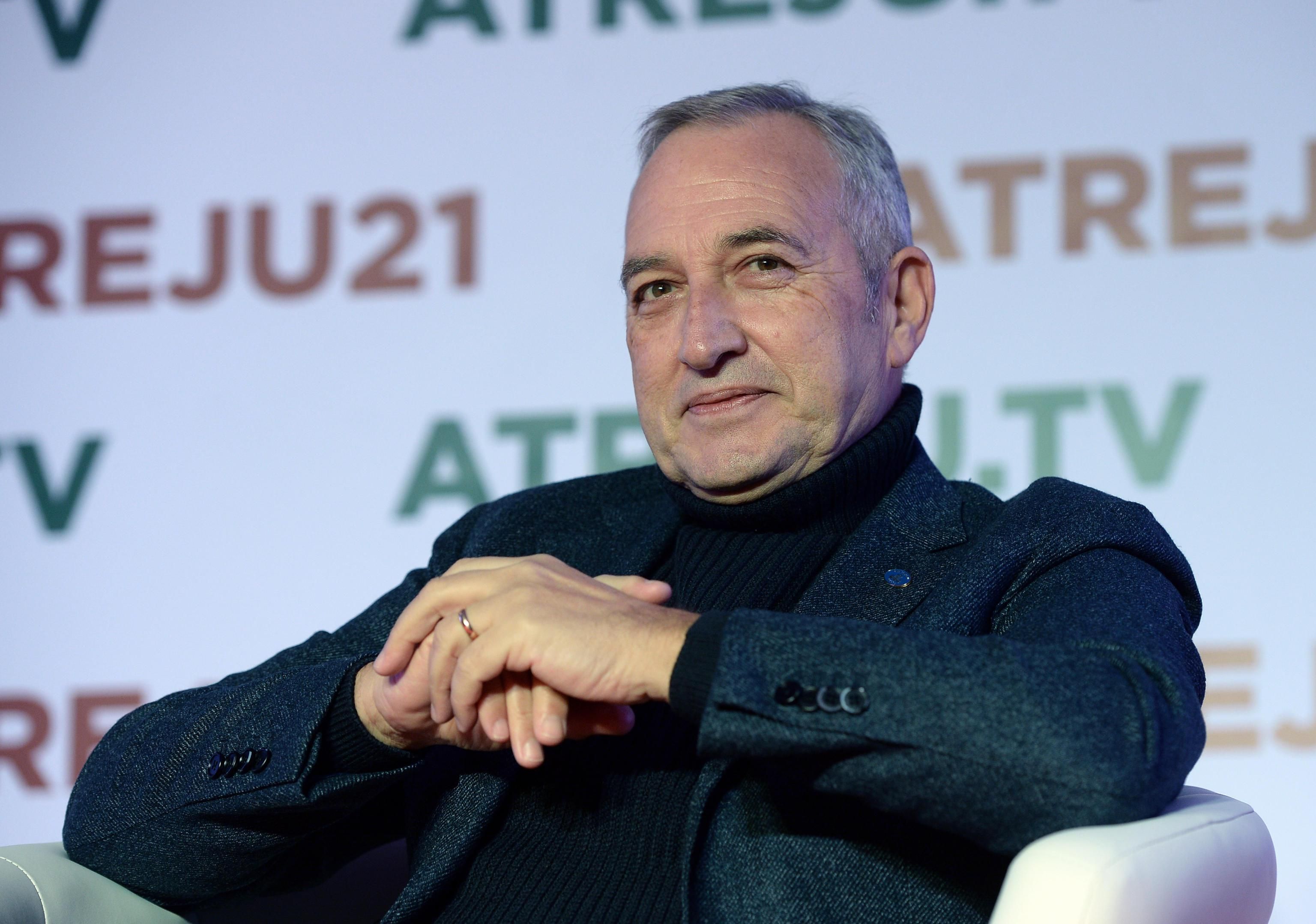 Francesco Vaia: «Finiamola con il tamponificio e con i bollettini ansiogeni»