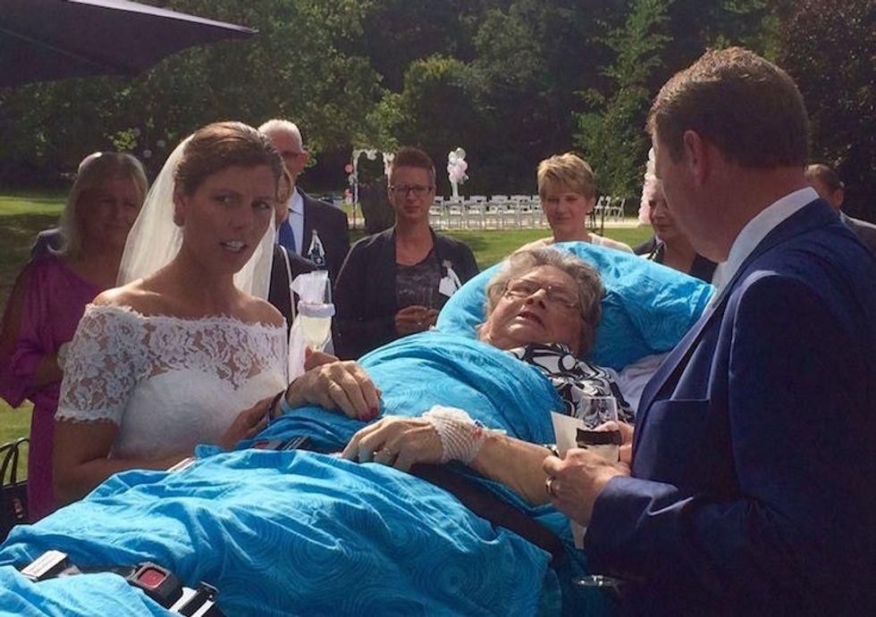 7 душераздирающих. Фото со свадьбы внучки Аристова. Семь трогательное фото. Тяжелобольной последние дни жизни. Душераздирающие фото кардиохируигия.