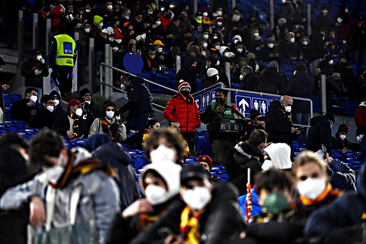 C’è un esercito di guariti fantasma che il governo insegue con la siringa