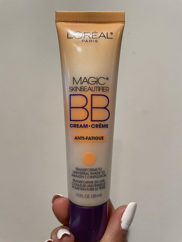 L'oreal Magic BB Cream Before and After via @MyHighestSelfBlog.com - Click  thru for swatches and full review!