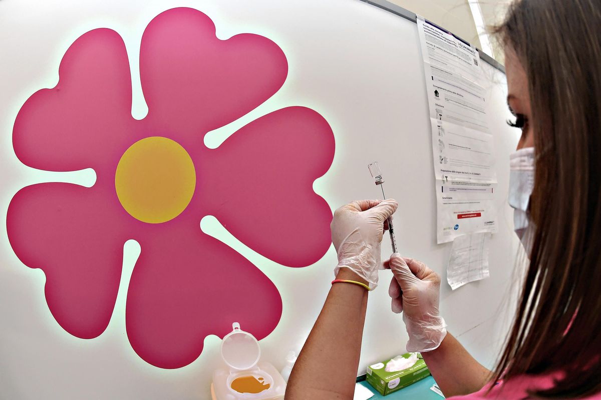Il governo non molla i vaccini vecchi perché è senza bussola sui prossimi