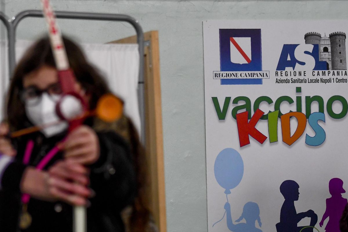 Nuove perplessità sui vaccini ai minori: «Dati poco chiari sulla genotossicità»