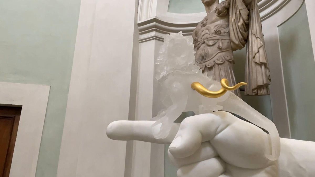 In mostra agli Uffizi le creature fantastiche di Koen Vanmechelen