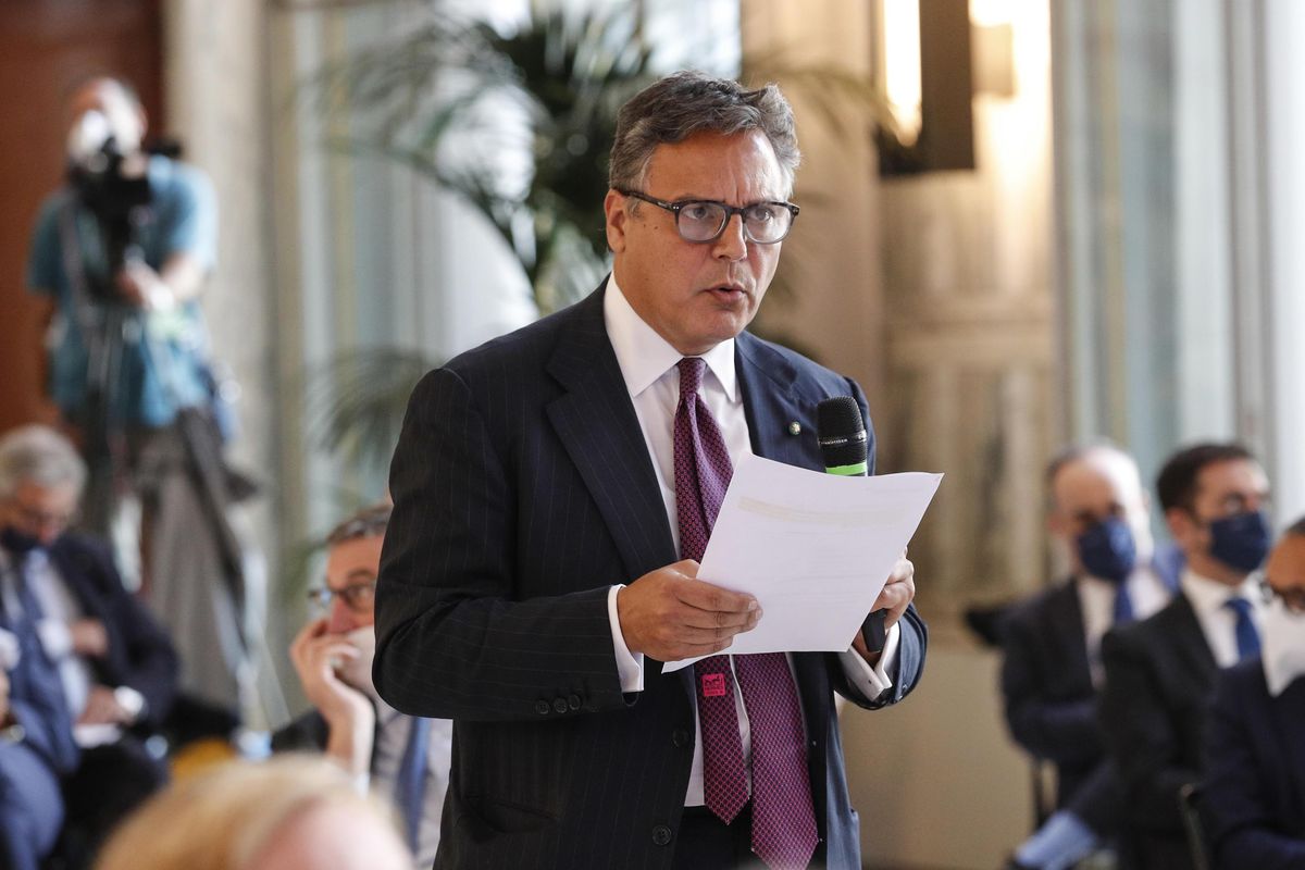 Il Tesoro ricompra Sace da Cdp e il manager dalemiano si dimette