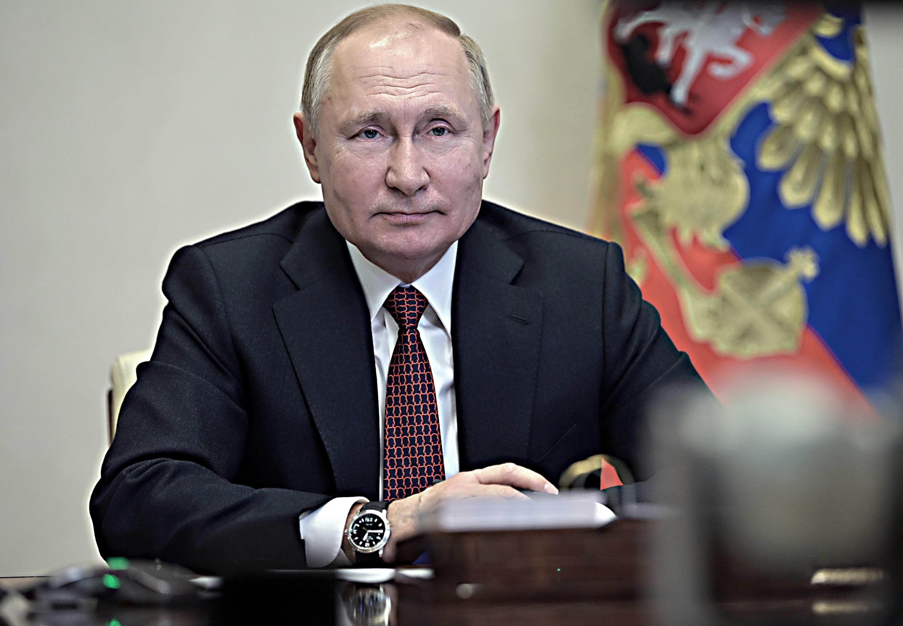 Bruxelles usa Putin per interferire sulle trattative per il presidente