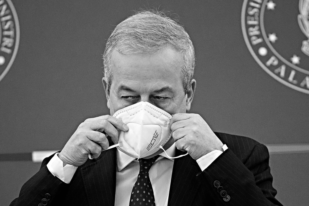 Il modello Italia è l’ipnosi collettiva