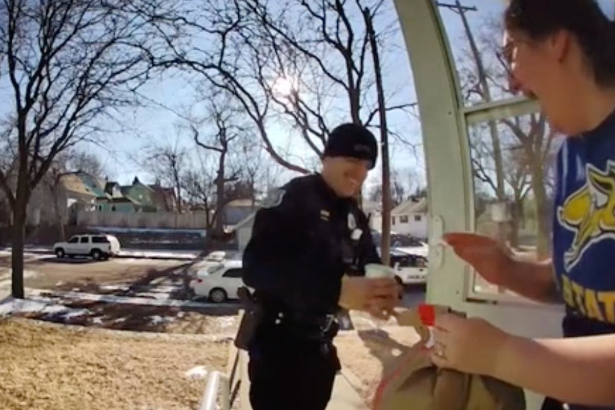 viral tiktok, jimmy fallon, cop delivers food