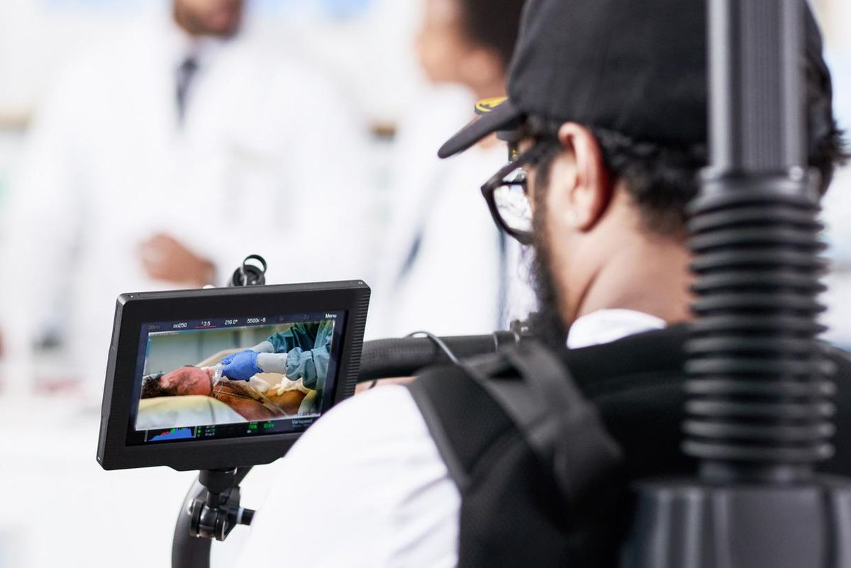 Le tv entrano in corsia, i parenti no