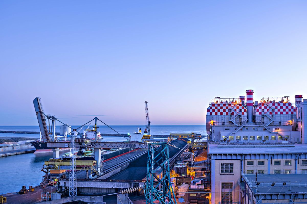 Per ridurre le bollette le facciamo alzare