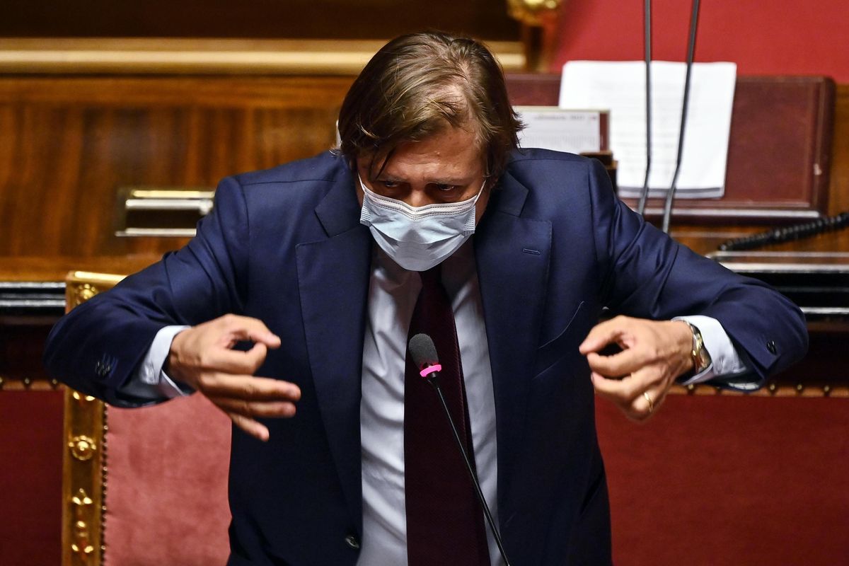 Ridotta la quarantena per i non vaccinati. Ma la discriminazione rimane intatta