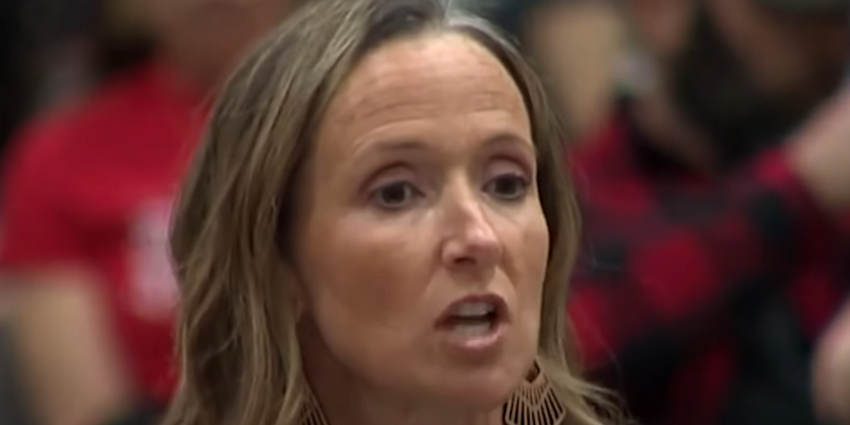 A Virginia mother delivered a rousing speech where she blasted her child's school board over its mask mandate that she deemed to be "blatant political theater." Merianne Jensen ripped the Prince William County School Board to shreds for continuing to force young students to wear masks.“I know there ...