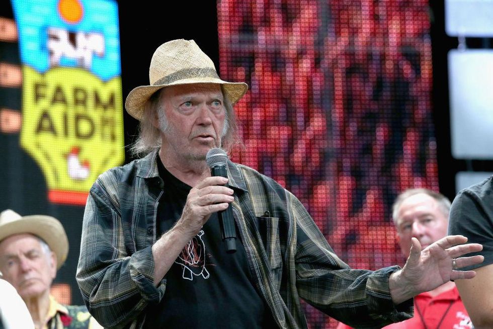 Neil Young now urging Spotify workers to quit and boomers to ditch big banks to save the climate