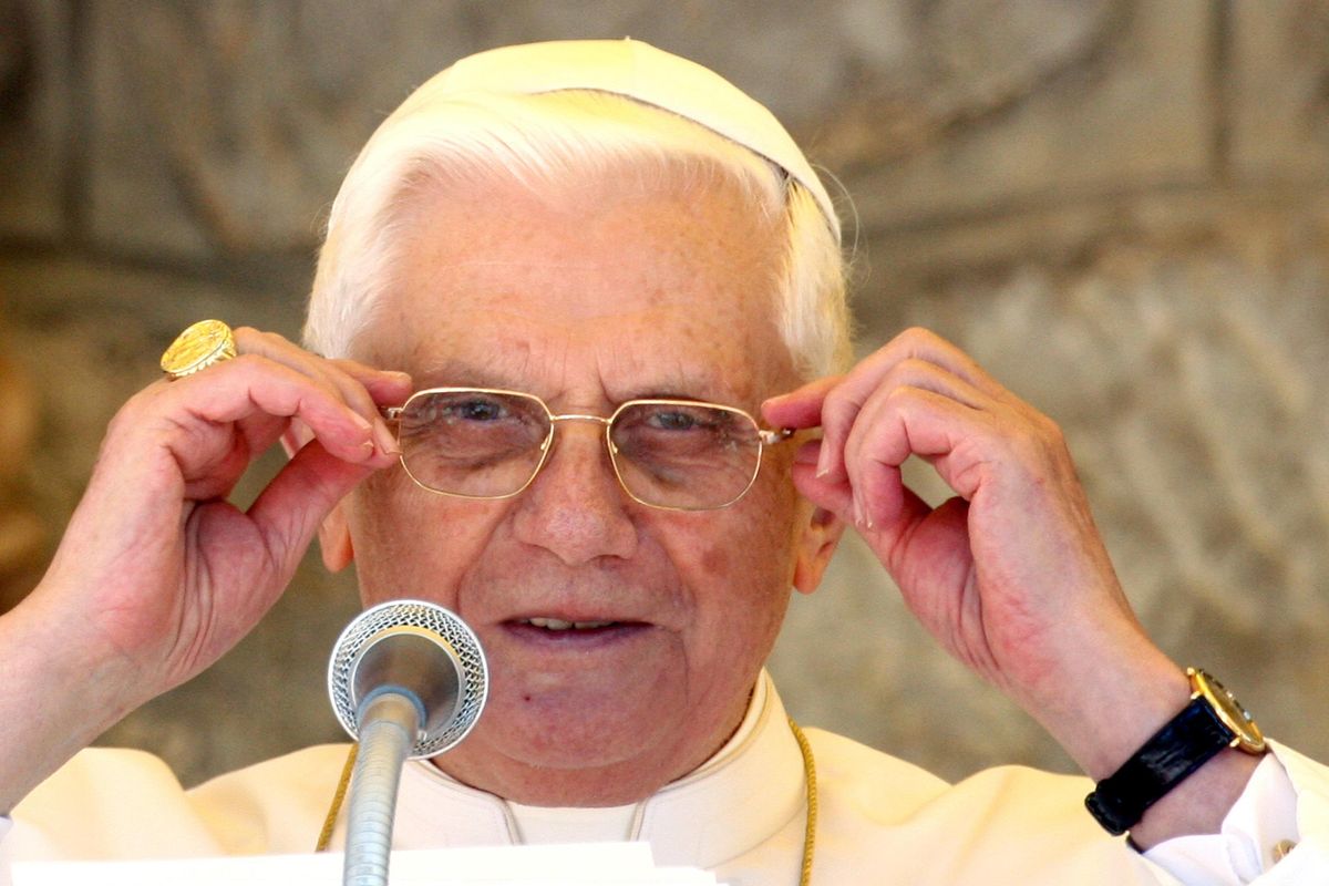 Benedetto XVI: «Mai coperto abusi. Chiedo perdono a tutte le vittime»