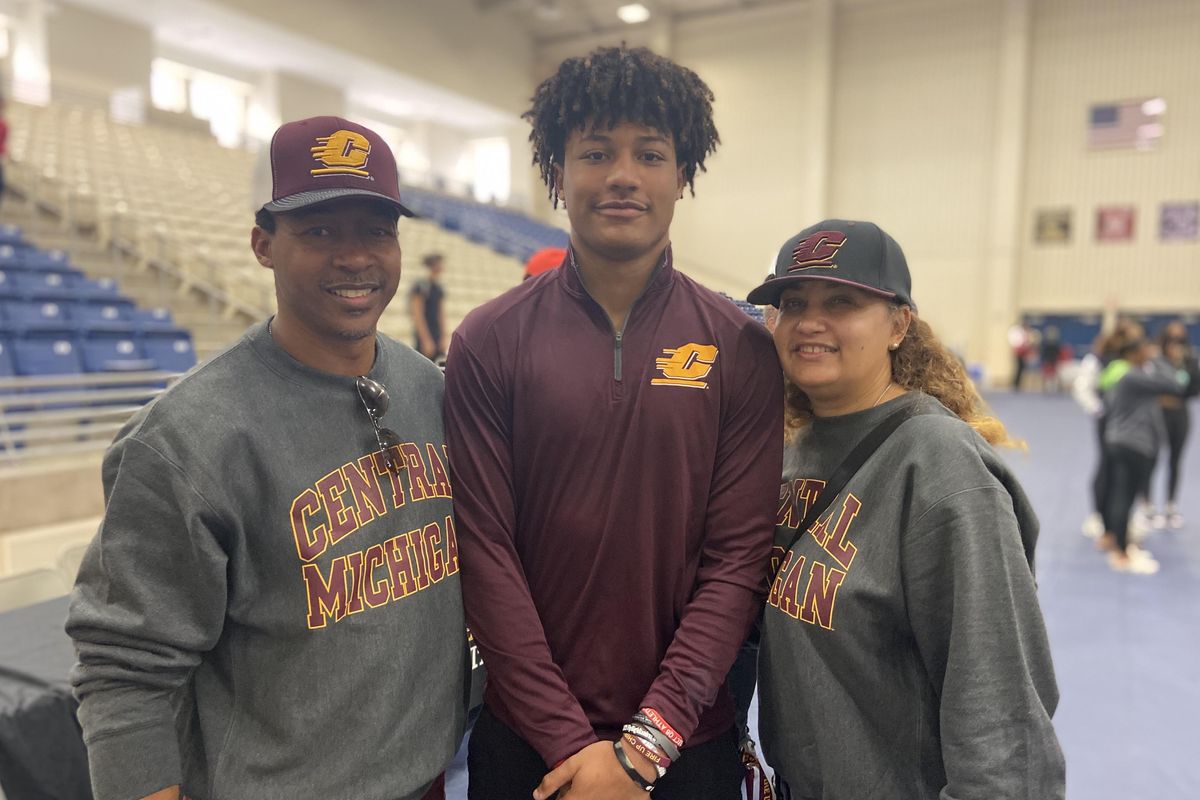 ‘Everything happened for a reason:’ Ridge Point’s Emanuel Jr. overcomes, finds home at Central Michigan