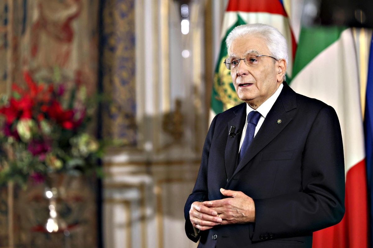 Almeno tre anomalie nel bis al Quirinale. Oggi Mattarella dica quando si dimetterà