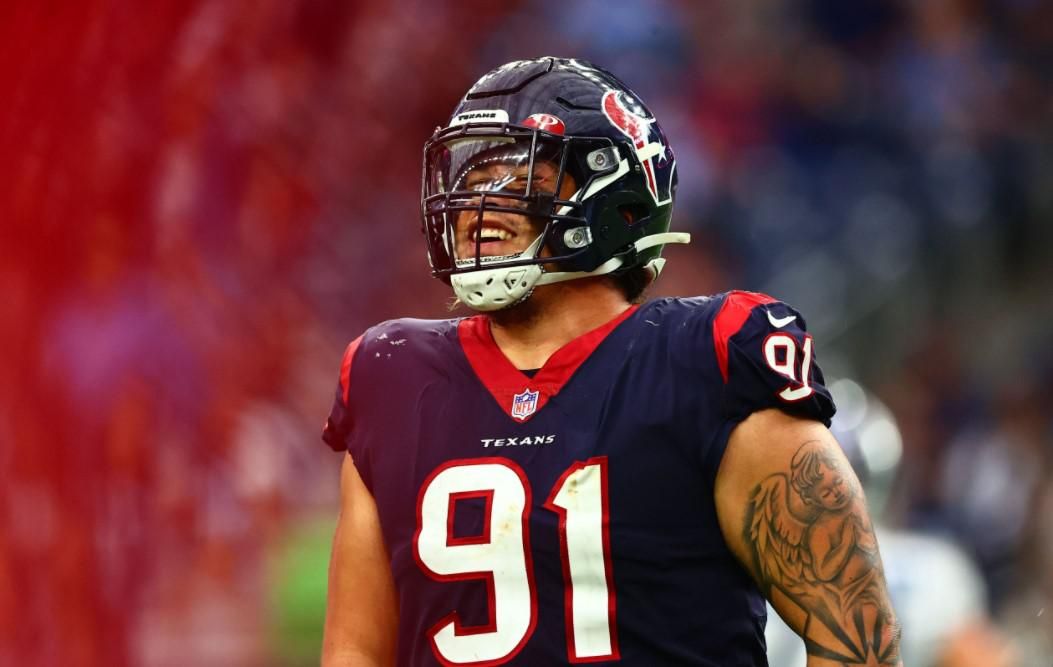 Texans' Roy Lopez to serve as Grand Marshal at Mardi Gras! Galveston celebration