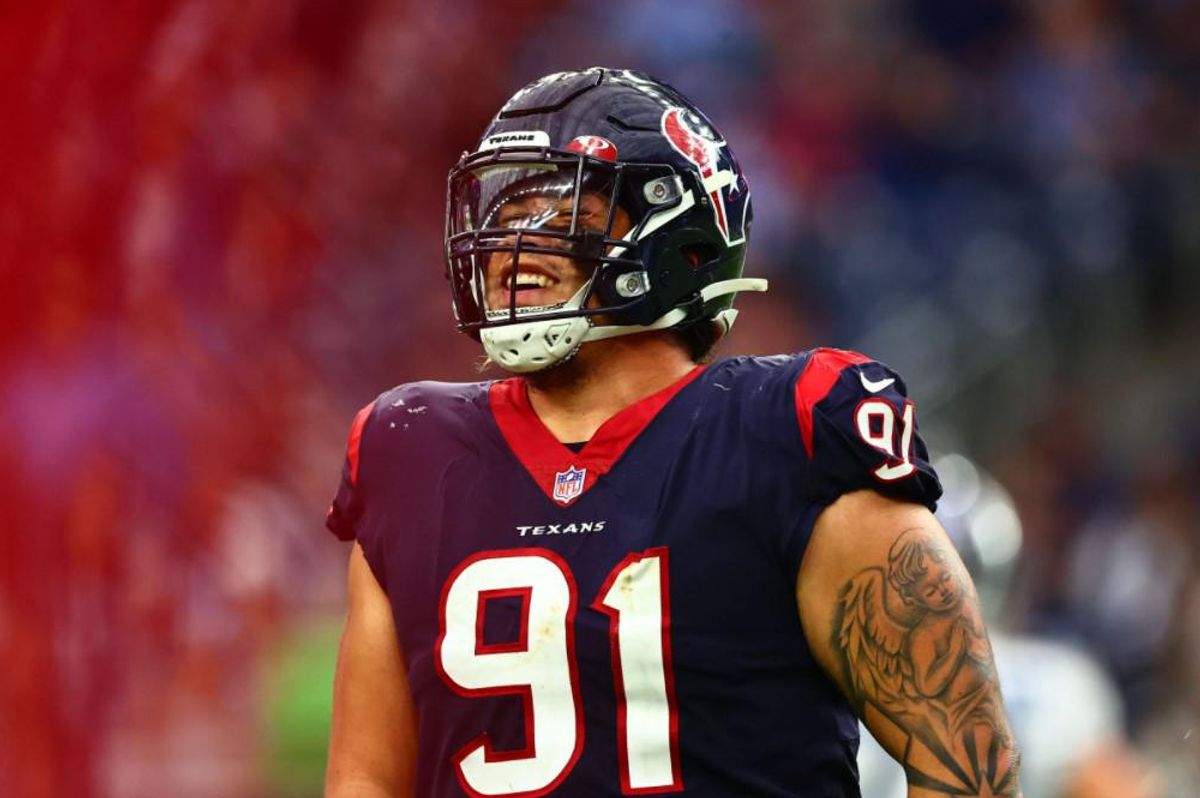 Texans' Roy Lopez to serve as Grand Marshal at Mardi Gras! Galveston celebration