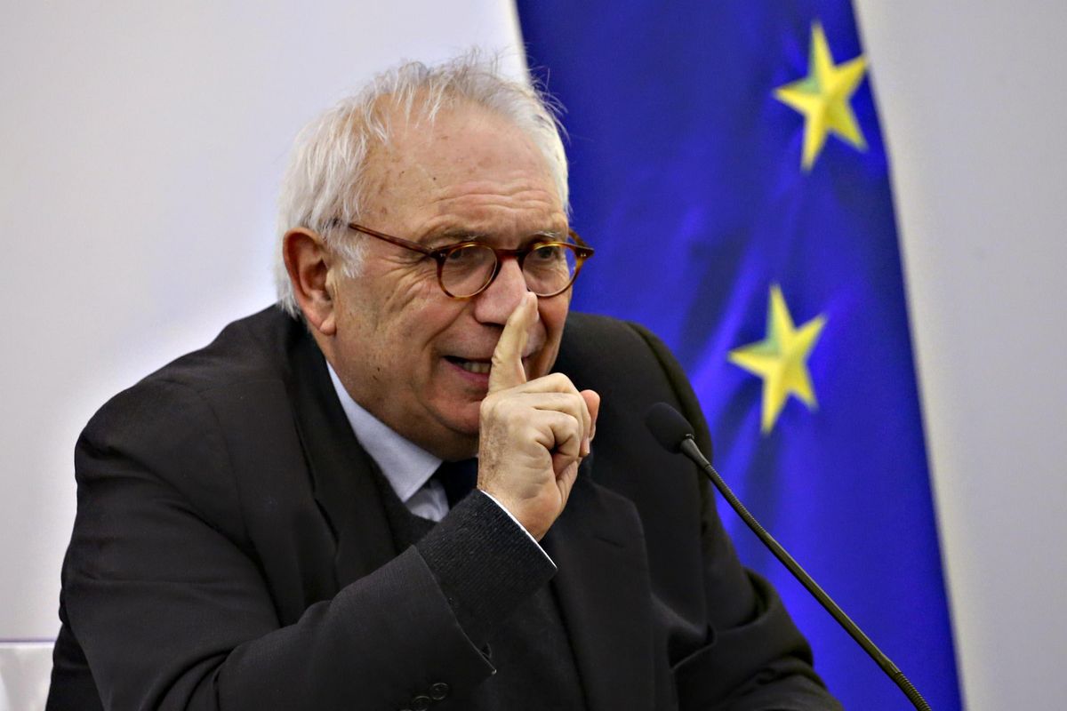 Bianchi rivendica il ricatto sui bimbi. Contrari la Lega e il M5s (in ritardo)