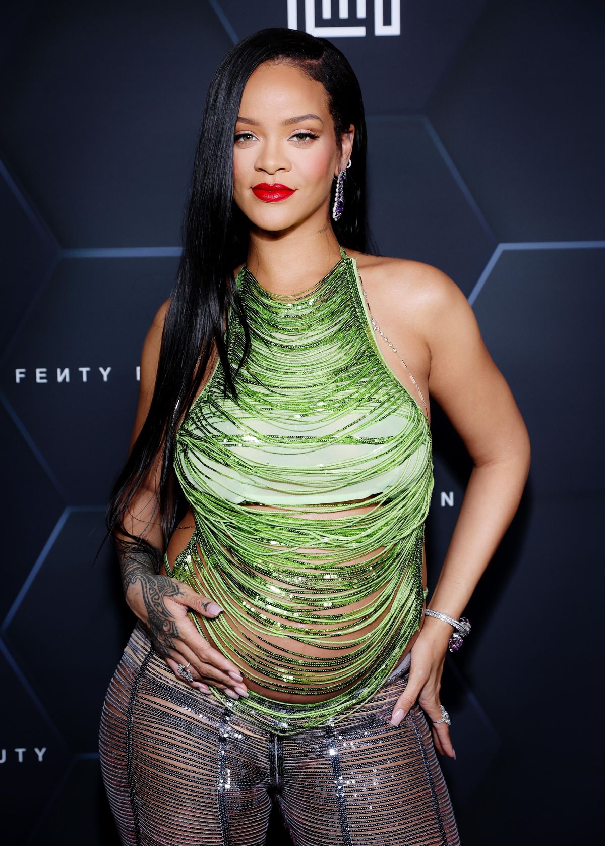 1200px x 800px - Rihanna's Unborn Baby Is a Fashion Icon - PAPER