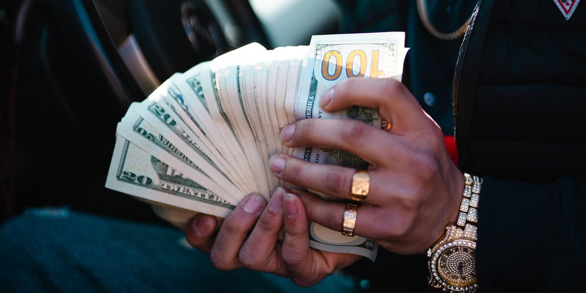 People Divulge The Most Unethical But Legal Ways To Get Rich Quick